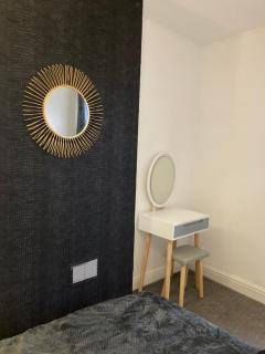 Comfy living, 2x bathrooms, 2x kitchen - Nottingham - 9