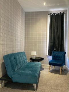 Comfy living, 2x bathrooms, 2x kitchen - Nottingham - 3