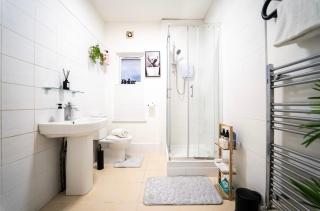 Stylish one bedroom apartment in Catford - - 1