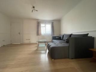 Black Dam Serviced Accommodation - Basingstoke - 3