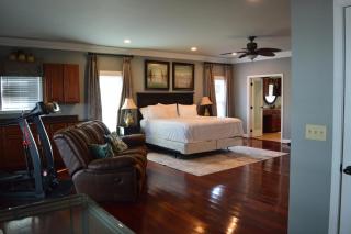 Luxury Lake Retreat w Hot Tub Game Room for 12 - Lake Murray Shores - 5