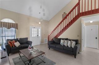 Unforgettable Orlando Getaway: 4 Bedrooms 4 Baths - Orlando - 2