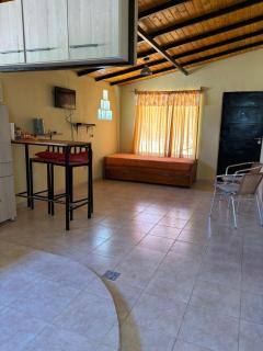 La Casa Amarilla te espera - - 0