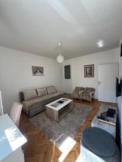 One bedroom apartment in great location - 0