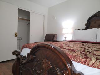 Phoenix Queen Bed Oasis VI Bedroom 2 - 6
