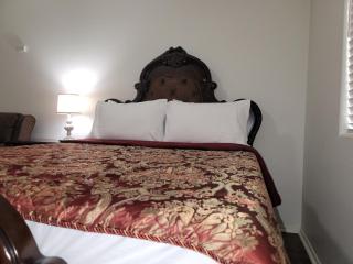Phoenix Queen Bed Oasis VI Bedroom 2 - 7