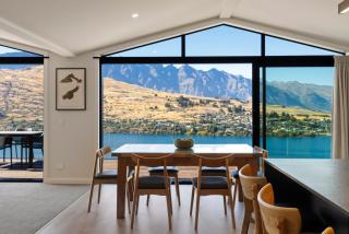 A Surprise on Sunrise! Panoramic Lake Views & Spa Pool - Queenstown - 7