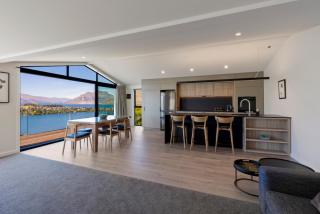 A Surprise on Sunrise! Panoramic Lake Views & Spa Pool - Queenstown - 8