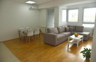 AurA Apartments-Modern,FamilyHeaven,Bus Station - Skopje - 6