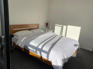 CozyNest4-private entrance and bath - 7