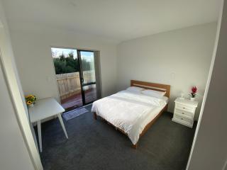 CozyNest4-private entrance and bath - 6