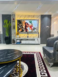 Stylish 2 Bedroom Apartment in the Heart of Abuja - Netflix,Wifi - Abuja - 0
