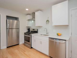 Jennifer's Historic College Hill Apartment - The Lookout - Providence - 2