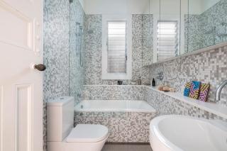 LAMR55B - Lamrock Avenue Charm - Sydney - 6