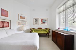 LAMR55B - Lamrock Avenue Charm - Sydney - 5