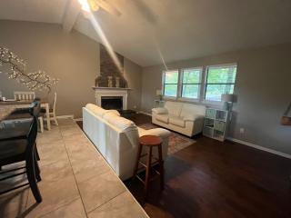 A Sunny Stay in Fairfield Bay! - Fairfield Bay - 7