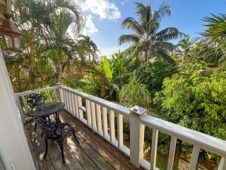 Beautiful Villa by the Beach - 2