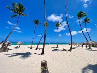 Madonna Pool Beach los Corales - Punta Cana - 8
