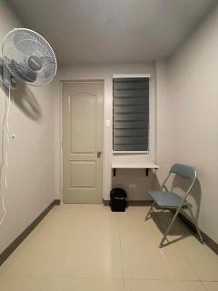 K and R Apartment Affordable Aircon Room with Wifi - Carcar - 7
