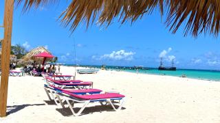 Madonna1 pool beach los corales Arenas de Bavaro - Punta Cana - 9