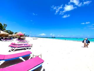 Madonna1 pool beach los corales Arenas de Bavaro - Punta Cana - 8