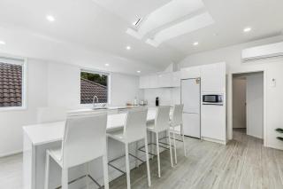 Stunning Remuera 3BR with Patio & Parking Zodiak Stays - 5