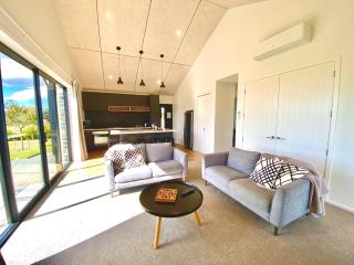 The Schist Cabin - Twizel - 5