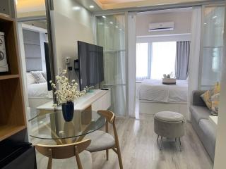 Condo in Bel- Air Arthur's Suites at Air Res skyline view - Manila - 2
