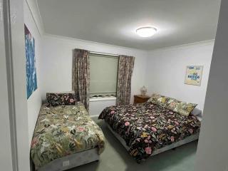 Grand Spindrift - Entire Waterfront House - Malua Bay - 6