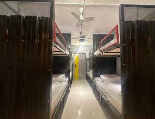 Travotale Hostel and CoWork Koregaonpark Pune - Pune - 6