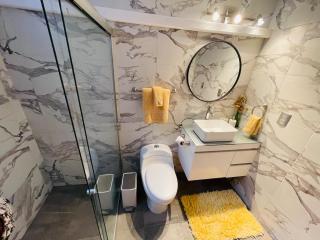 Updated Modern Condo in Central Location - Guadalajara - 8
