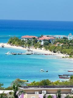 White Sky Beach Villas - 6