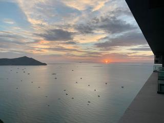 DELMARE BeachFront Sea View - Bang Sare - 0