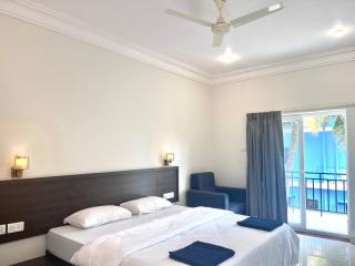 Shamba's Blue House - Morjim - 2