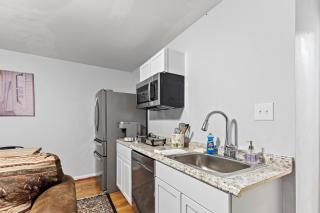 Family stay DC area -7 minutes to IAD with garage, backyard patio - 2