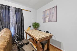 Family stay DC area -7 minutes to IAD with garage, backyard patio - 1