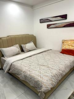 Affordable Luxury Studio with Free Pool, Gym and Office next to Convention Center - Kigali - 8