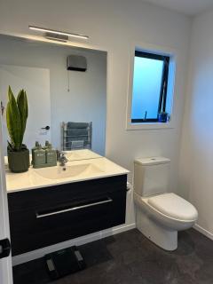 Modern Cosy Guest House - Lake Hāwea - 7