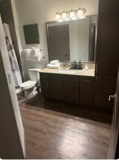 Luxury 1BR With Balcony Near Airport - 7