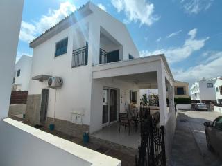 Efterpis12 St. House - 5