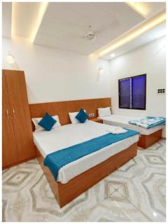 A PREMIUM Hotel Nirmala Palace Ayodhya Near Shri Ram Janmabhoomi and Hanuman Garhi - Railway Station - Restaurant & Parking Facilities - Prime Location With Luxury and Spacious Room - Book Now - Ayodhya - 2
