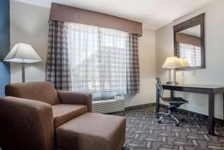 Quality Suites Baton Rouge East - Denham Springs - 1