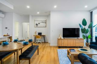 Wonderful Wollongong with Parking - 2