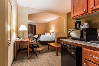 Quality Suites New Iberia - 2
