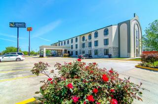 Quality Inn & Suites Near Tanger Outlet Mall - Gonzales - 9