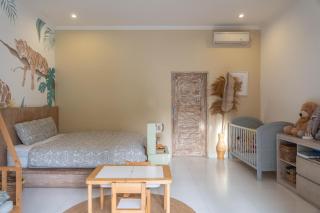Villa Keluarga- Your 2BR Island Getaway in Canggu - Canggu - 6