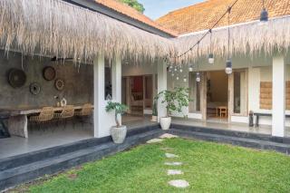 2BR Tropical Villa Canggu with Garden Close to Beach - 2