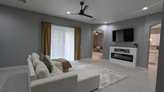 Spacious 5 BD Luxury Getaway Near Westgate - Glendale - 9