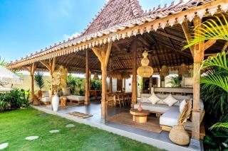 Tropical retreat connected 8bdrs villas in Bingin - 8