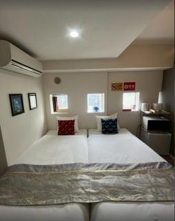 Higshi-Shinjuku 1003 - 9